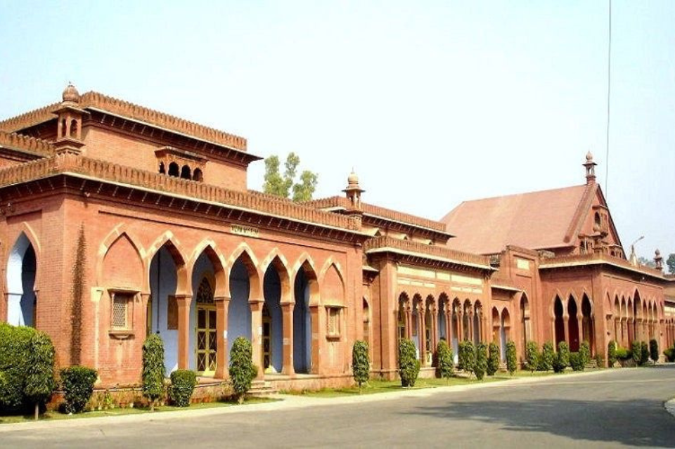 SIR SAYID AHMAD KHAN TOKOH PEMBAHARUAN ISLAM INDIA