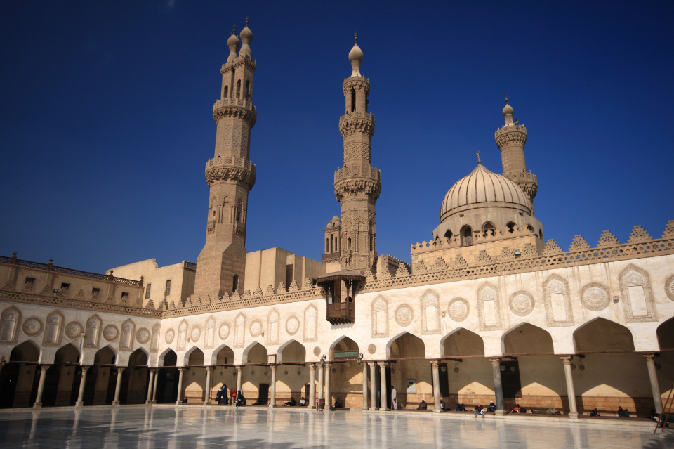 AL-AZHAR: SOROTAN SEJARAH
