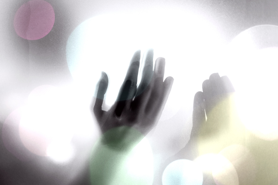 KEHARUSAN DOA MELAKNAT MUSUH?