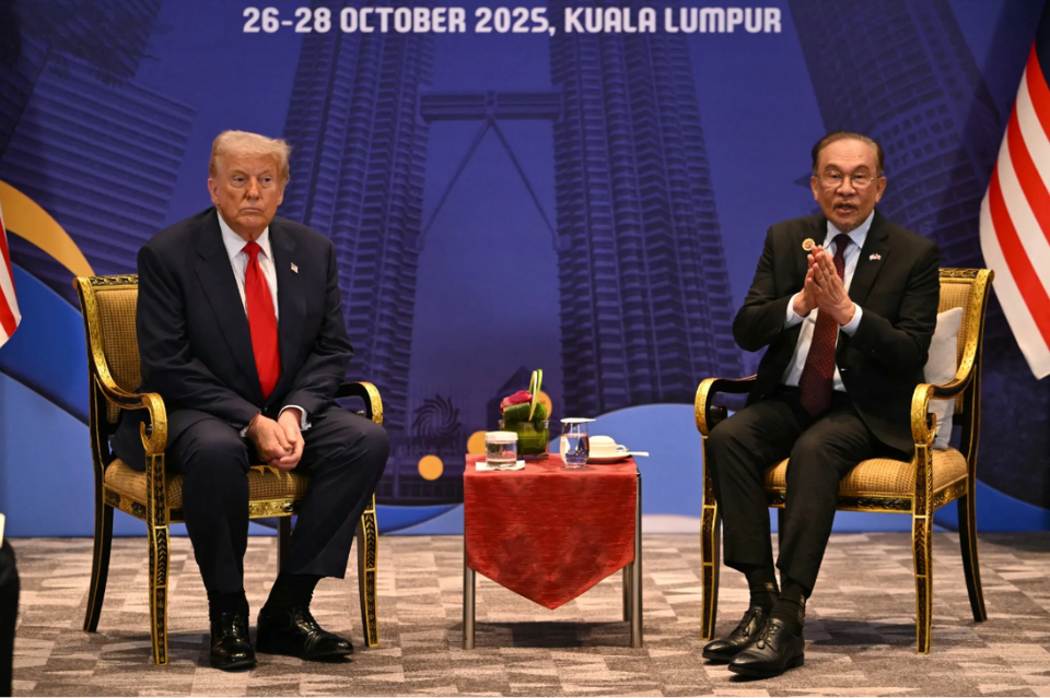 ISLAM DAN TRUMP